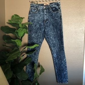 Judy Blue | Acid Wash Jeans